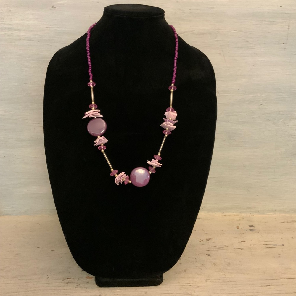 Purple Bohemian Beachy Beaded Shell Mixed Material Statement Necklace 13"‎ GC